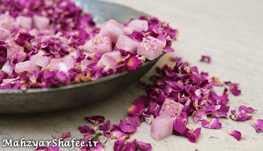 کامل ترین راهنمای خواص، طریقه نگهداری و مصرف گلاب در یک جا